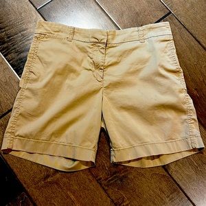 EUC J Crew stretch chinos shorts size 6
